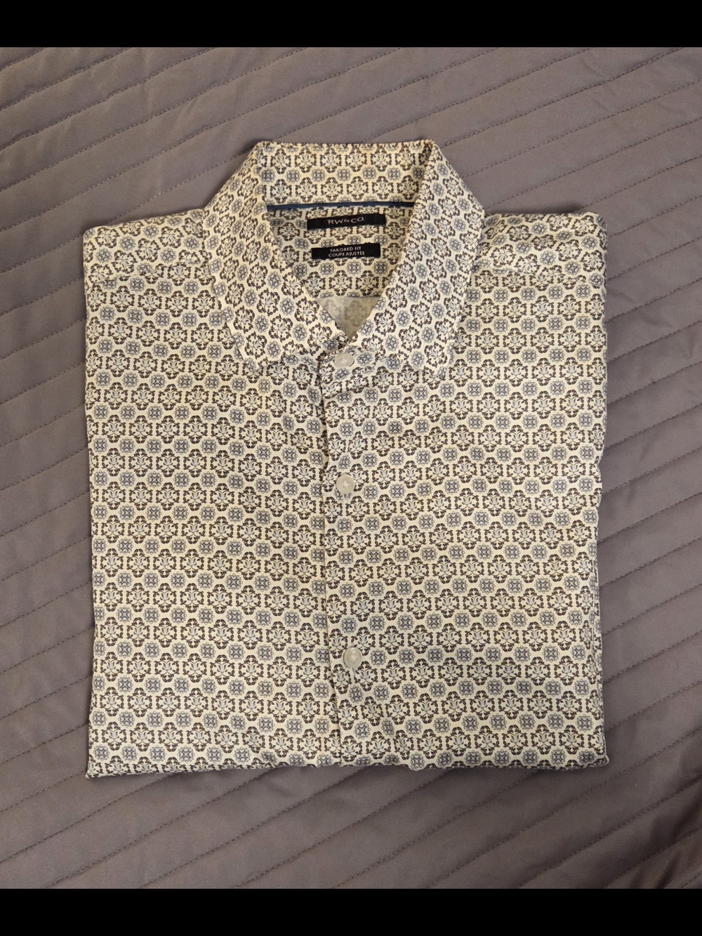 RW&CO. Button-Up Shirt with Navy Geometric Print